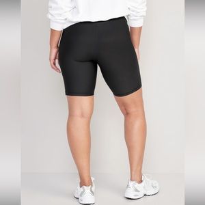 NWT Old Navy womens LARGE bike short 8”inseam black with pockets, high rise